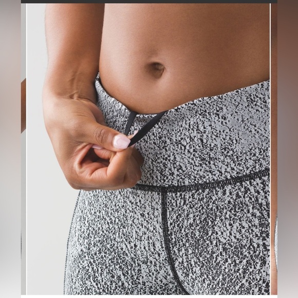 Lululemon Speed Tight V - Size 10 - Picture 14 of 16